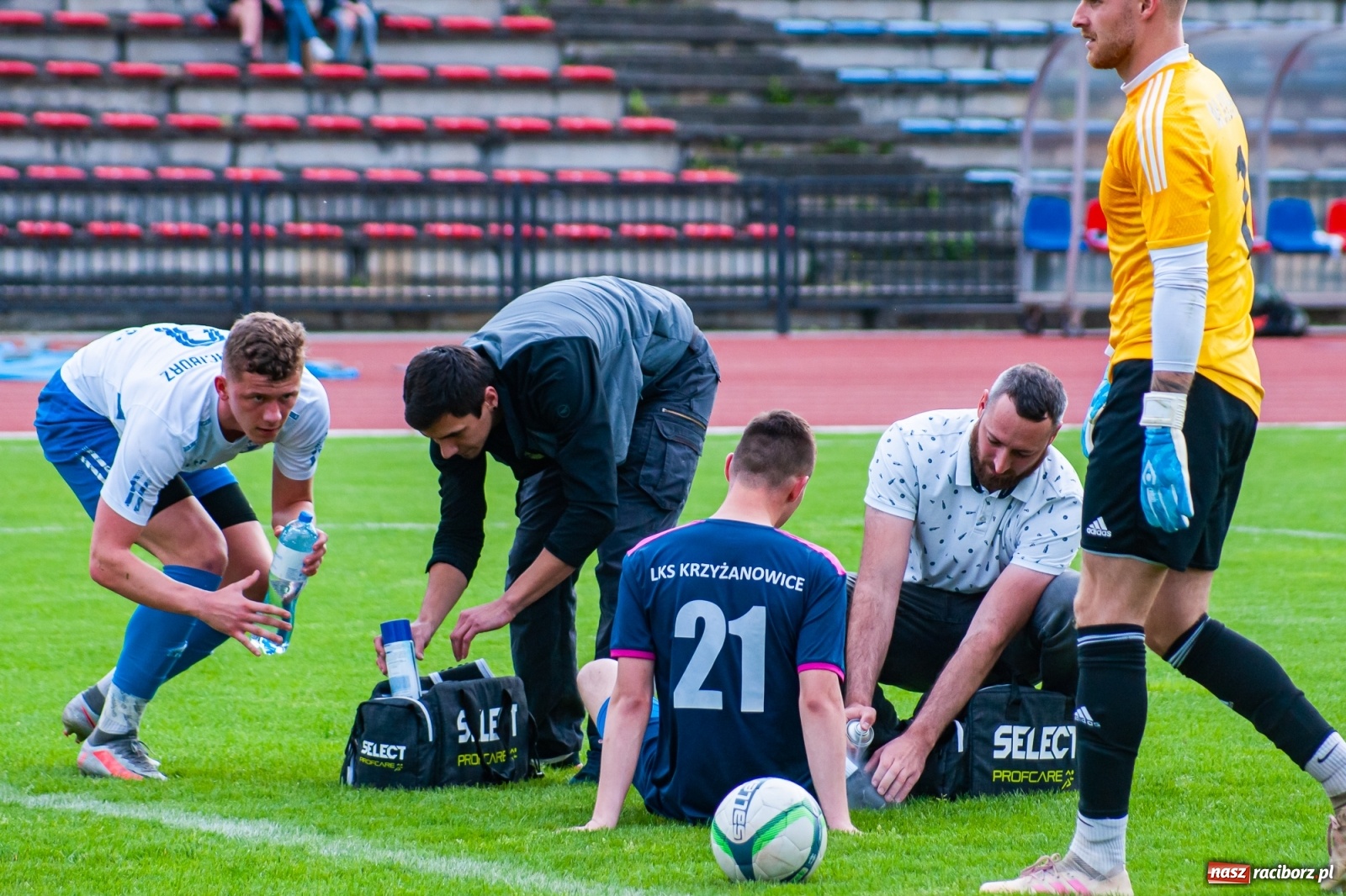 Zdjęcie w galerii na portalu naszraciborz.pl: Lepiej późno, niż wcale. Pierwsza wiosenna wygrana raciborskiej Unii [FOTO] wiadomości z regionu