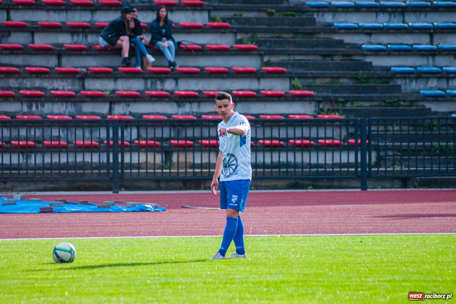 Zdjęcie w galerii na portalu naszraciborz.pl: Lepiej późno, niż wcale. Pierwsza wiosenna wygrana raciborskiej Unii [FOTO] wiadomości z regionu