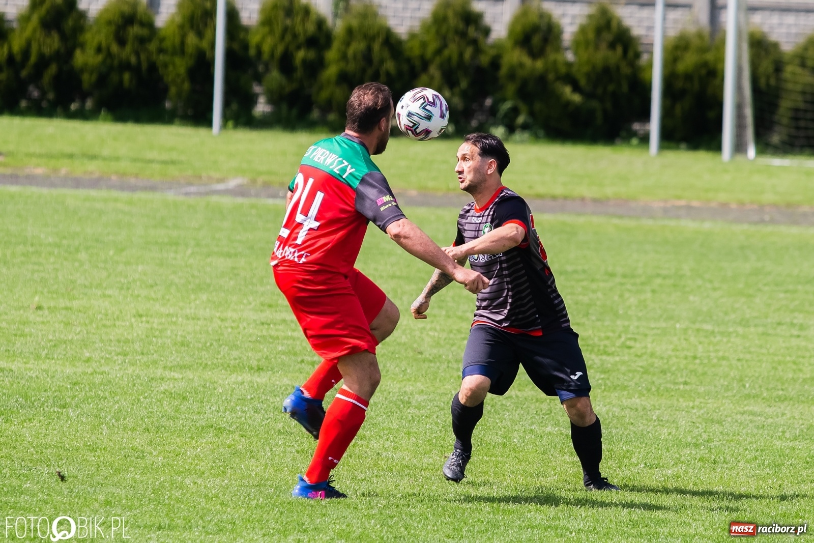 Zdjęcie w galerii na portalu naszraciborz.pl: Chwałowice na kolanach. Tworków goni czołówkę [FOTO] wiadomości z regionu