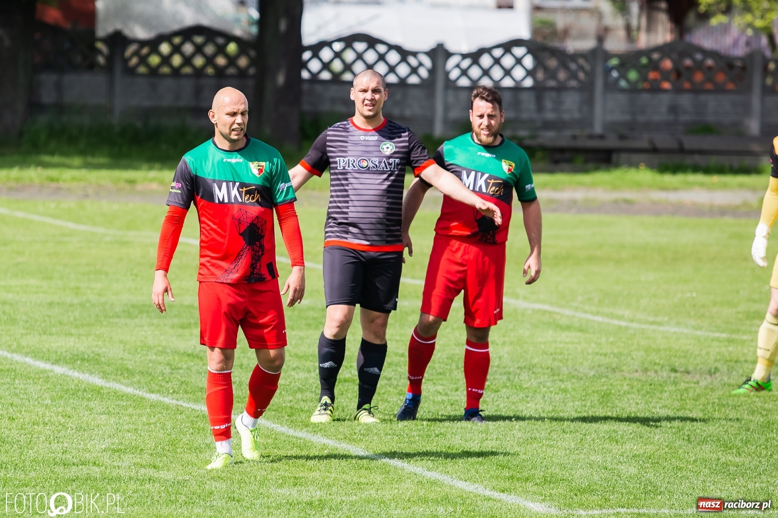 Zdjęcie w galerii na portalu naszraciborz.pl: Chwałowice na kolanach. Tworków goni czołówkę [FOTO] wiadomości z regionu