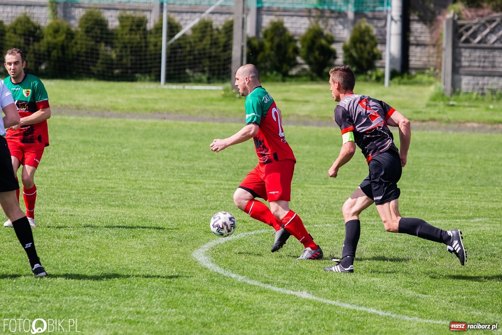 Zdjęcie w galerii na portalu naszraciborz.pl: Chwałowice na kolanach. Tworków goni czołówkę [FOTO] wiadomości z regionu