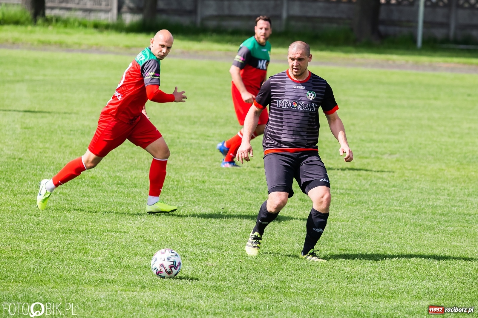 Zdjęcie w galerii na portalu naszraciborz.pl: Chwałowice na kolanach. Tworków goni czołówkę [FOTO] wiadomości z regionu