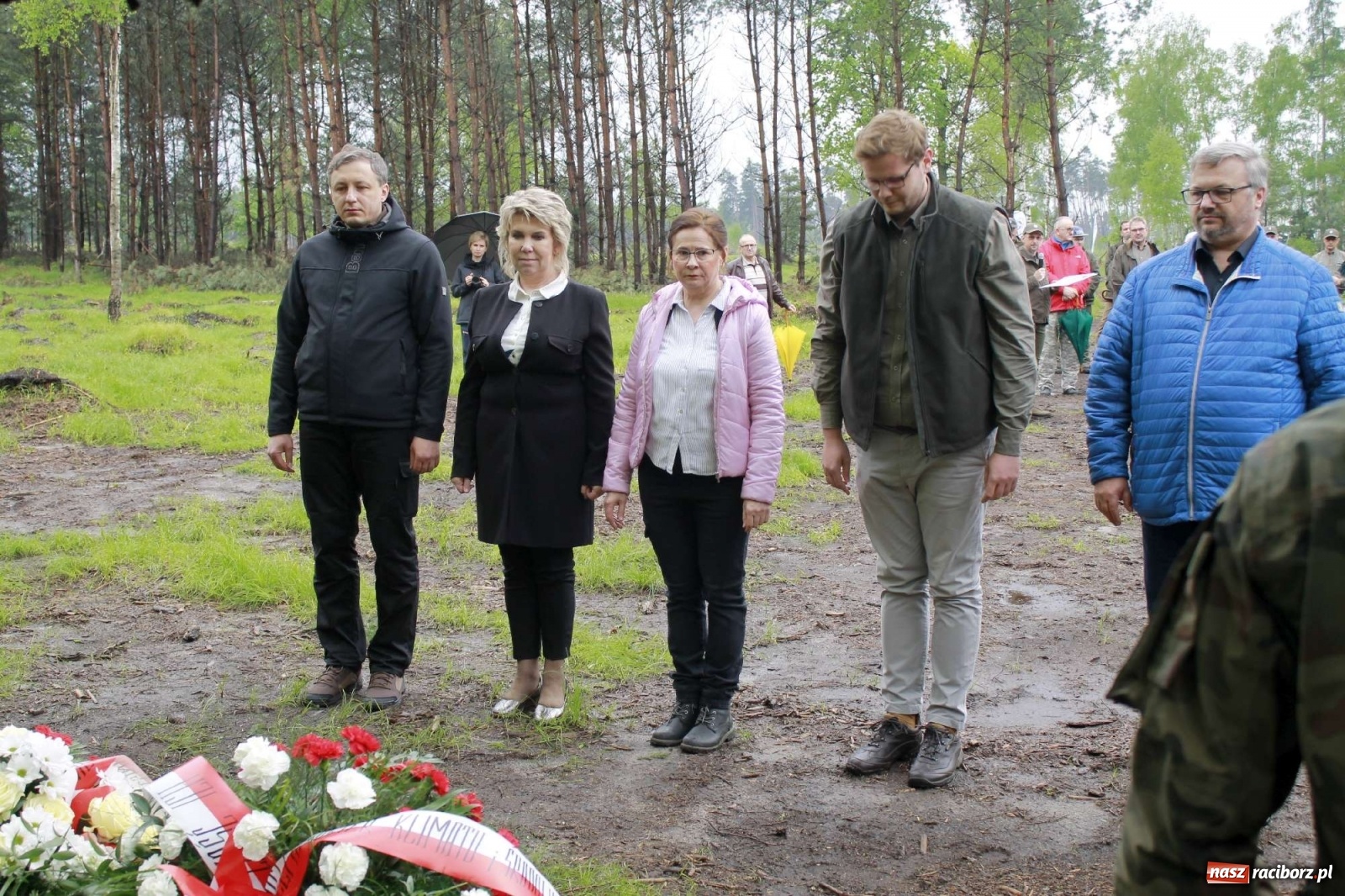 Zdjęcie w galerii na portalu naszraciborz.pl: Dąb Papieski ku pamięci, drzewa dla kolejnych pokoleń wiadomości z regionu