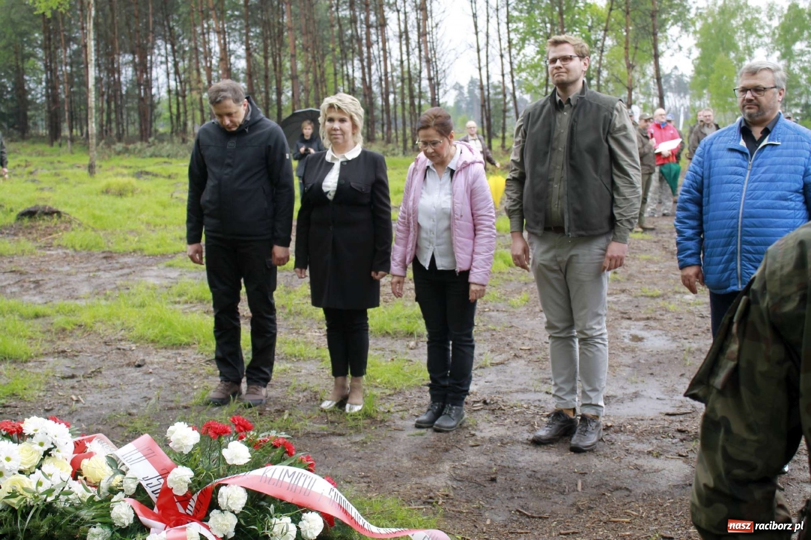 Zdjęcie w galerii na portalu naszraciborz.pl: Dąb Papieski ku pamięci, drzewa dla kolejnych pokoleń wiadomości z regionu