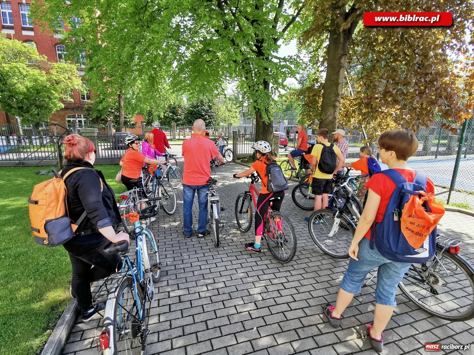 Zdjęcie w galerii na portalu naszraciborz.pl: Miłośnicy książek rozpoczęli sezon rowerowy! wiadomości z regionu