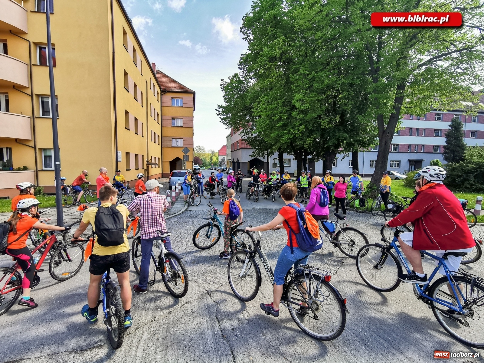Zdjęcie w galerii na portalu naszraciborz.pl: Miłośnicy książek rozpoczęli sezon rowerowy! wiadomości z regionu