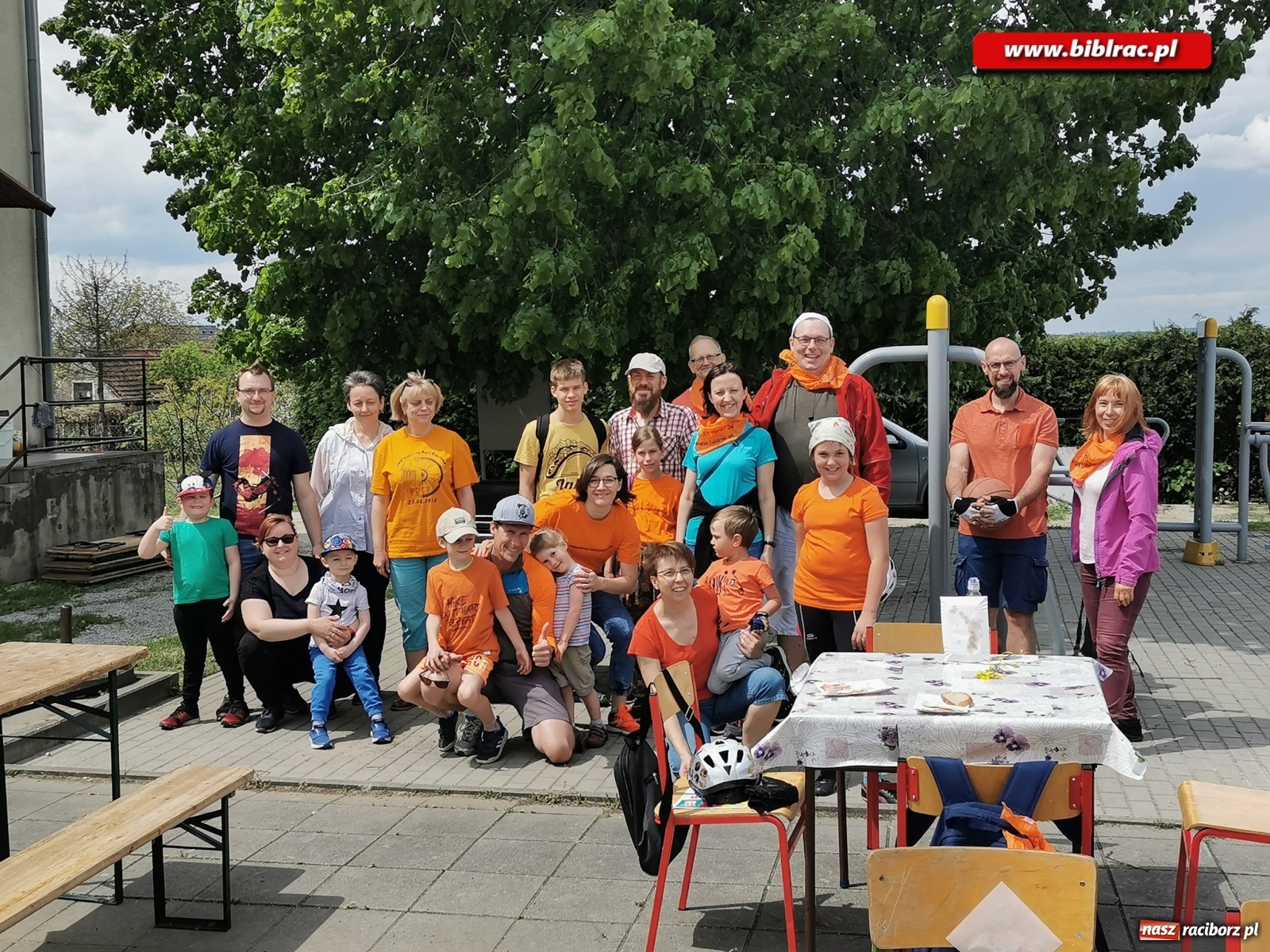 Zdjęcie w galerii na portalu naszraciborz.pl: Miłośnicy książek rozpoczęli sezon rowerowy! wiadomości z regionu