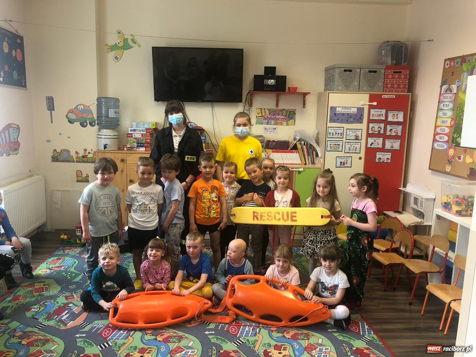 Zdjęcie w galerii na portalu naszraciborz.pl: Bohaterowie naszych czasów - projekt społeczny dedykowany najmłodszym wiadomości z regionu