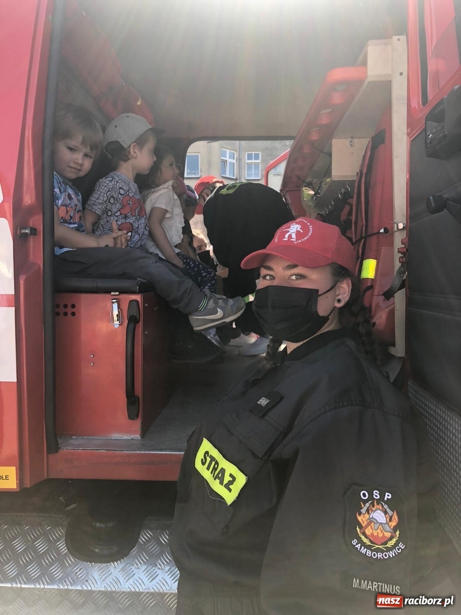 Zdjęcie w galerii na portalu naszraciborz.pl: Bohaterowie naszych czasów - projekt społeczny dedykowany najmłodszym wiadomości z regionu