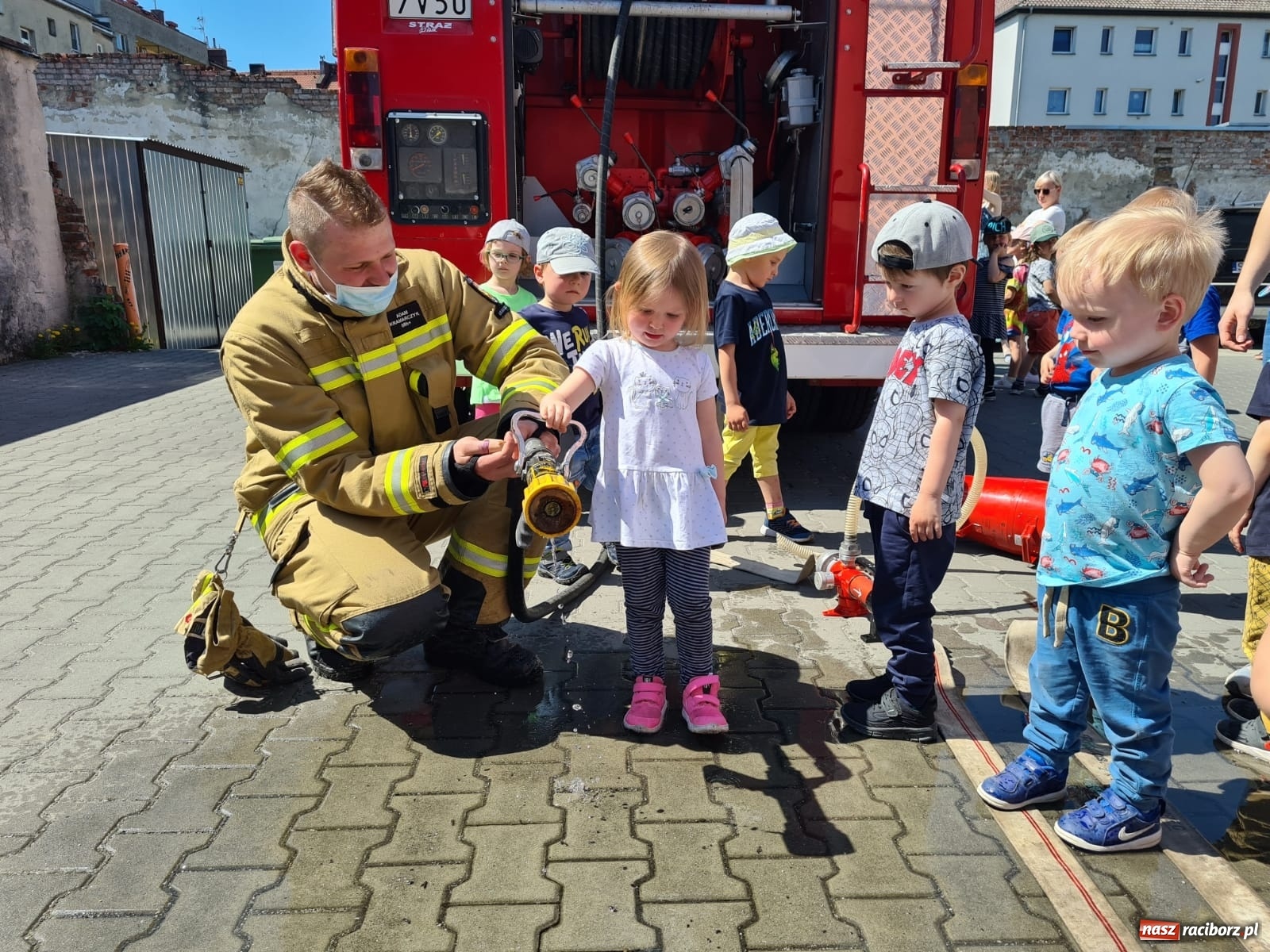 Zdjęcie w galerii na portalu naszraciborz.pl: Bohaterowie naszych czasów - projekt społeczny dedykowany najmłodszym wiadomości z regionu