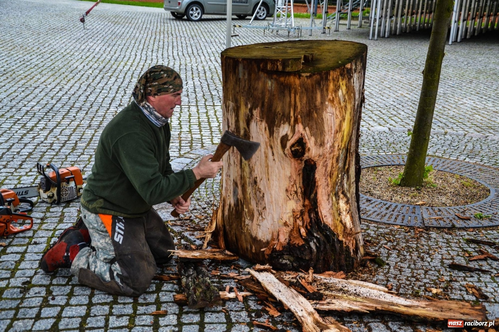 Zdjęcie w galerii na portalu naszraciborz.pl: Na zamku ruszył plener rzeźbiarski. Powstają rzeźbione postacie książąt raciborskich wiadomości z regionu