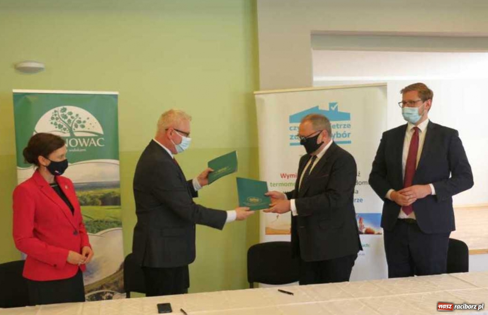 Zdjęcie w galerii na portalu naszraciborz.pl: W Kornowacu powstanie punkt konsultacyjny Czystego Powietrza wiadomości z regionu