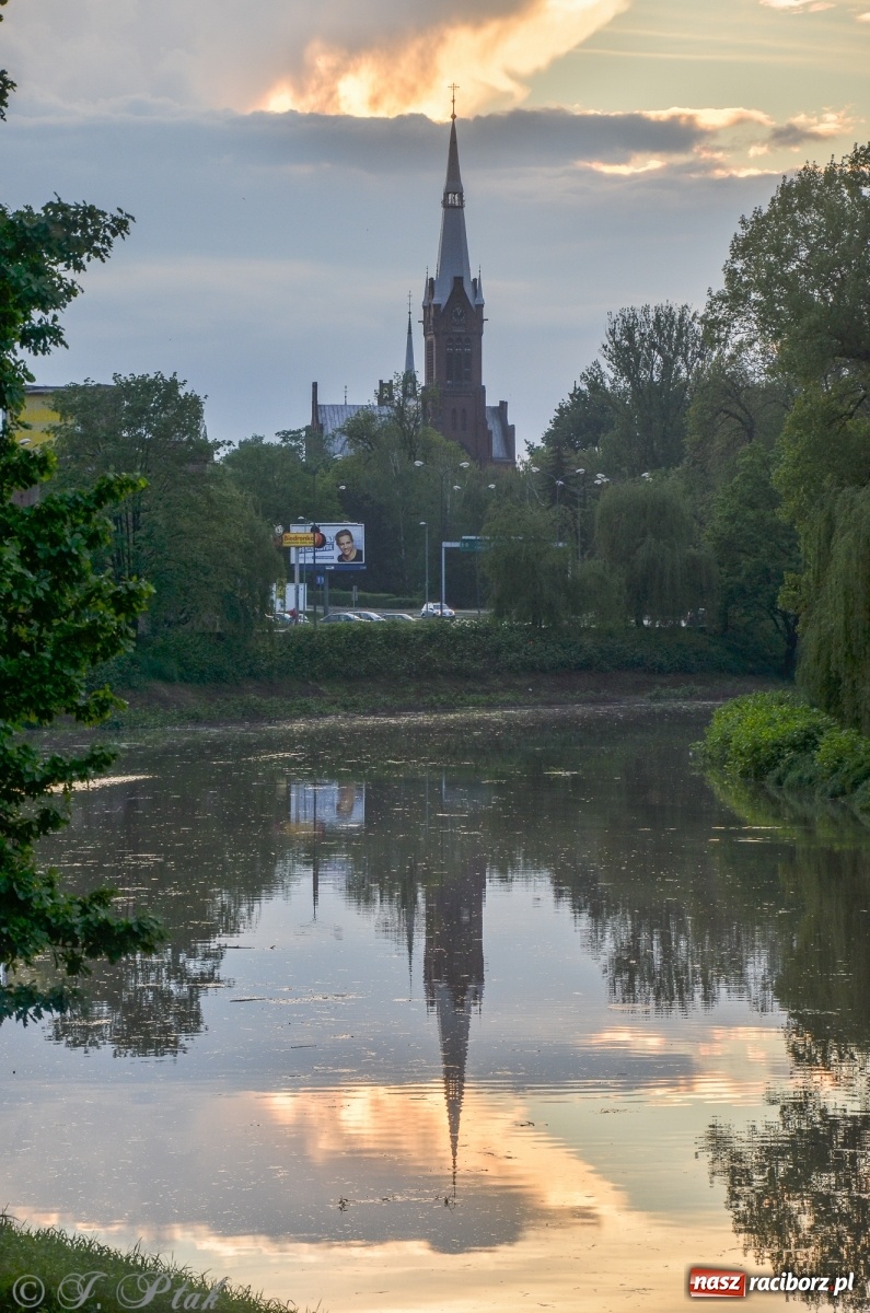 Zdjęcie w galerii na portalu naszraciborz.pl: Sytuacja hydrologiczna na górnej Odrze [FOTO] wiadomości z regionu