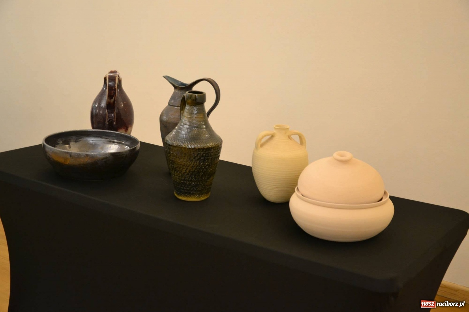 Zdjęcie w galerii na portalu naszraciborz.pl: Moje ceramiczne fascynacje - finisaż wystawy na zamku wiadomości z regionu