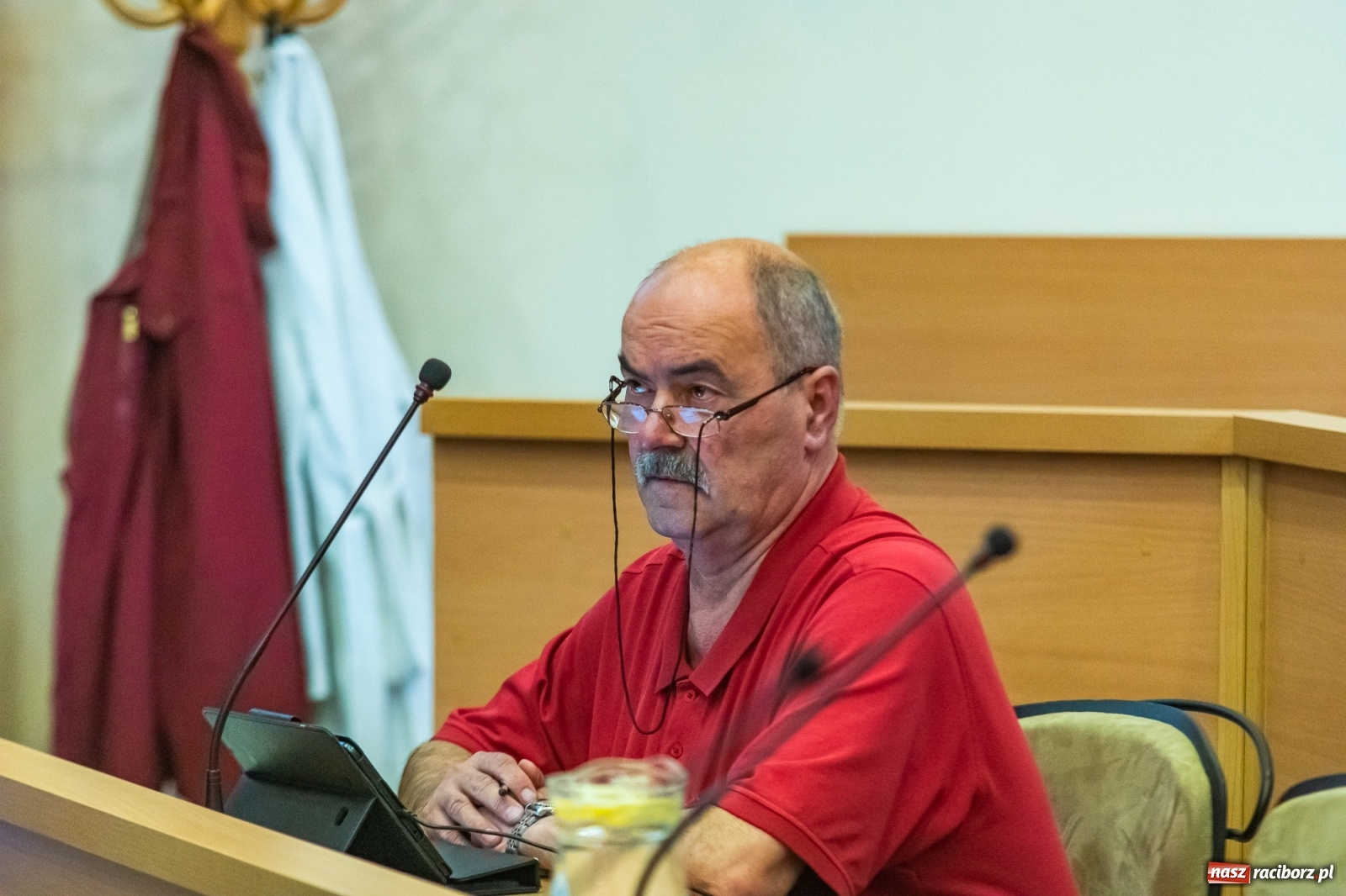 Zdjęcie w galerii na portalu naszraciborz.pl: Koronawirus ściął przychody OSiR-u. Miasto dopłaciło ponad 4 miliony. Remont H2Ostróg z poślizgiem wiadomości z regionu