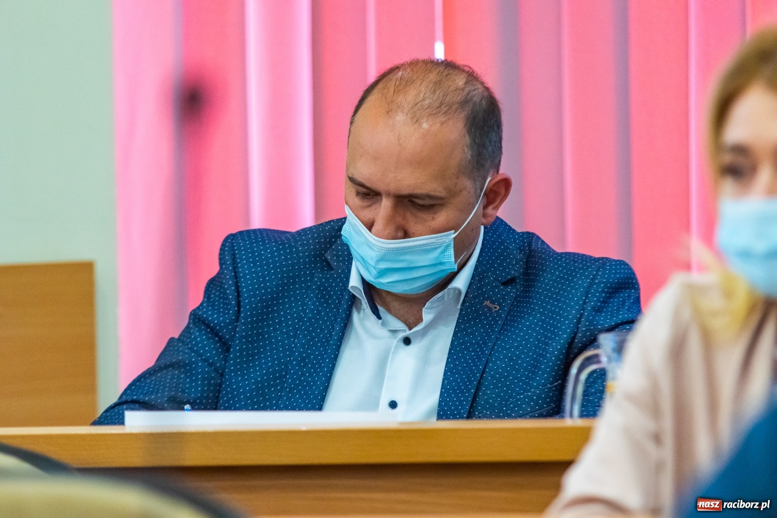 Zdjęcie w galerii na portalu naszraciborz.pl: Koronawirus ściął przychody OSiR-u. Miasto dopłaciło ponad 4 miliony. Remont H2Ostróg z poślizgiem wiadomości z regionu