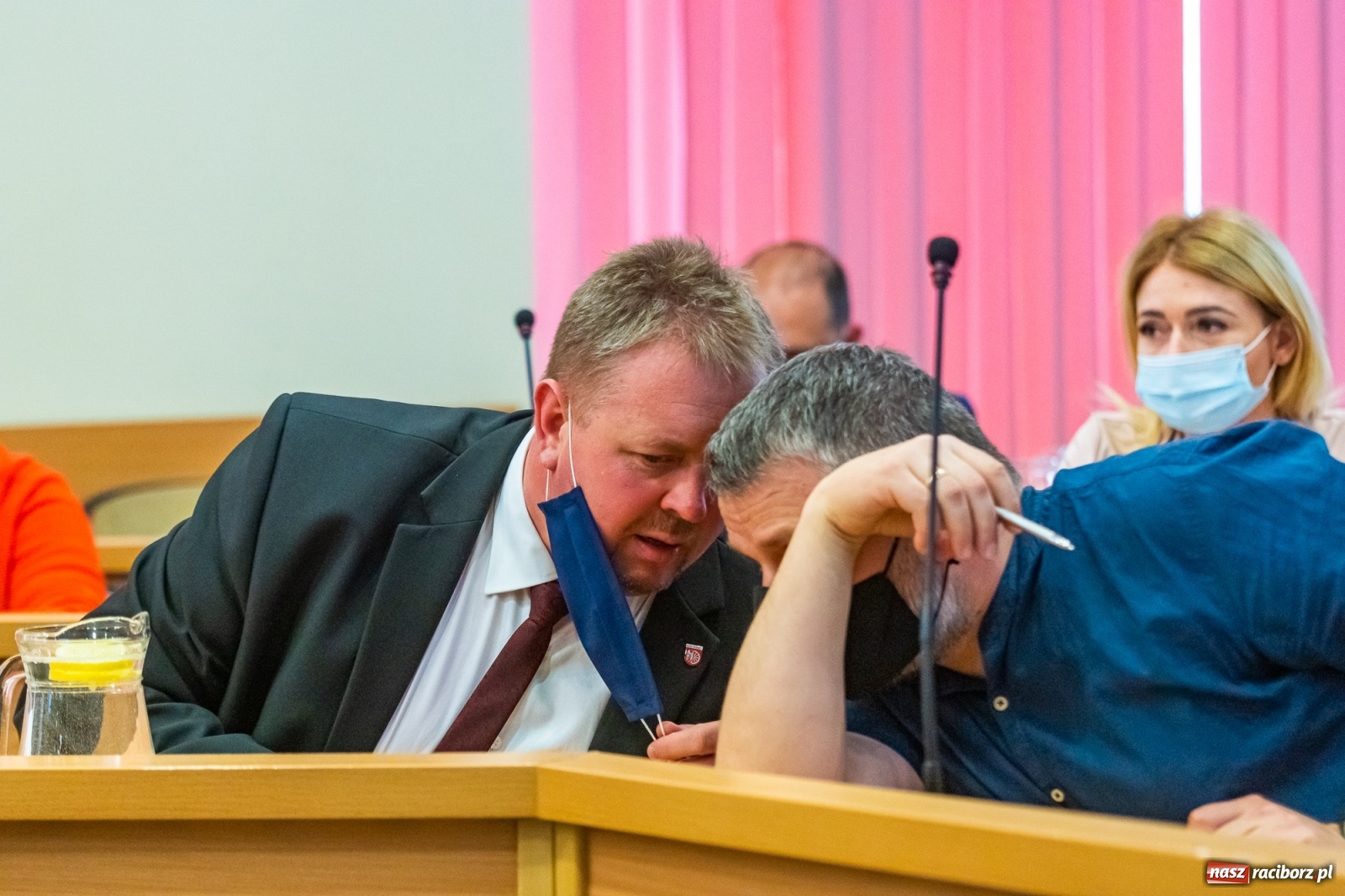 Zdjęcie w galerii na portalu naszraciborz.pl: Koronawirus ściął przychody OSiR-u. Miasto dopłaciło ponad 4 miliony. Remont H2Ostróg z poślizgiem wiadomości z regionu