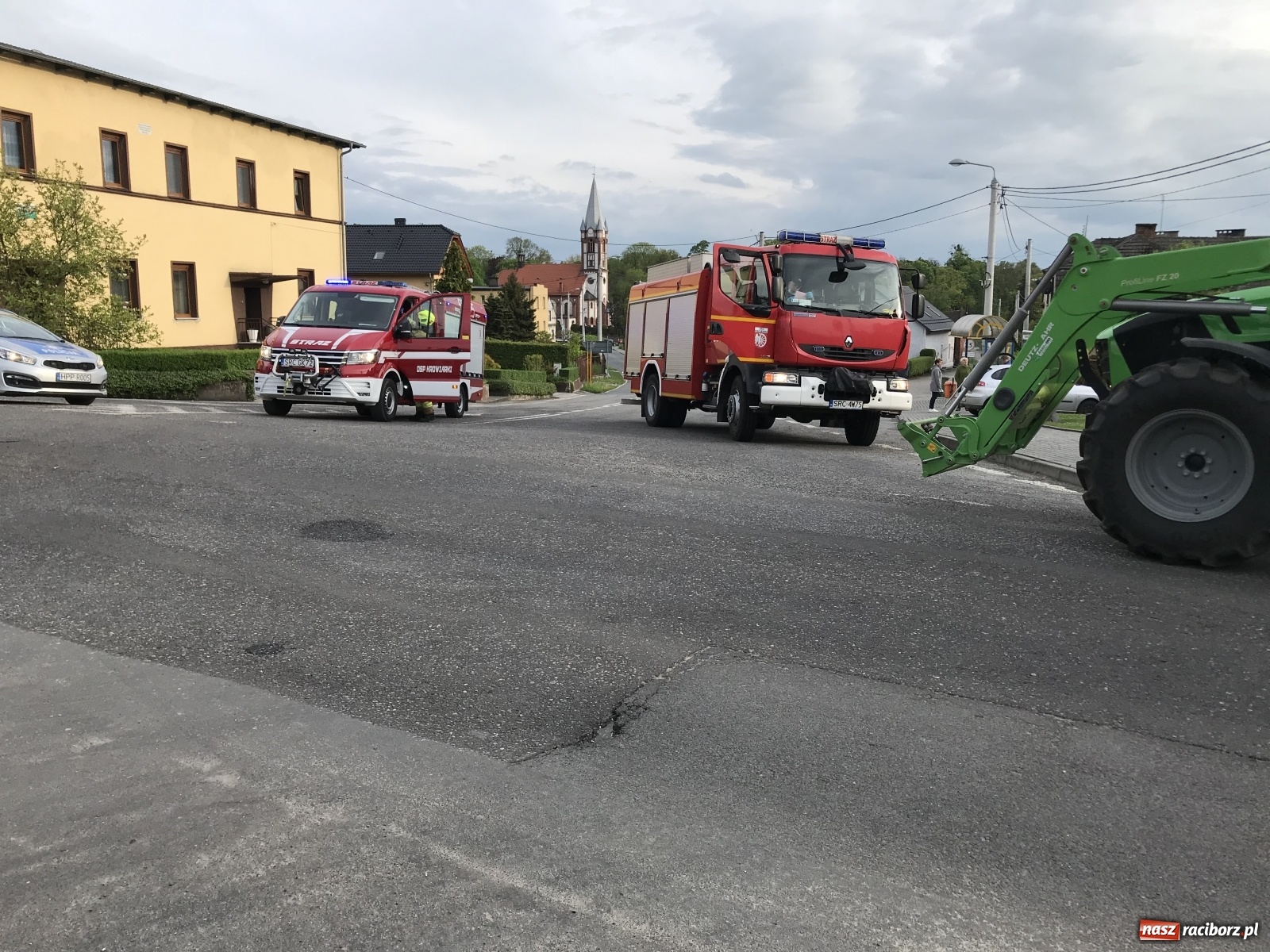 Zdjęcie w galerii na portalu naszraciborz.pl: Groźne zdarzenie drogowe w Krowiarkach [FOTO] wiadomości z regionu