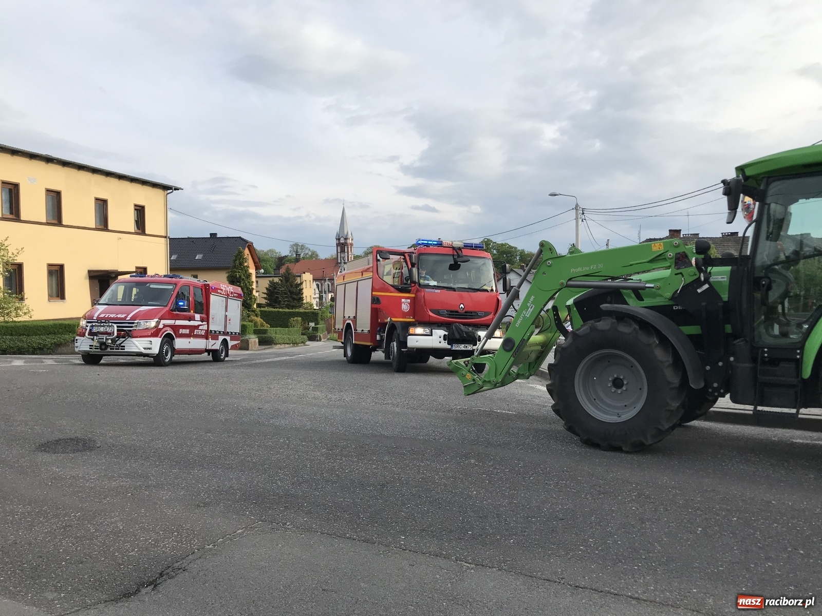 Zdjęcie w galerii na portalu naszraciborz.pl: Groźne zdarzenie drogowe w Krowiarkach [FOTO] wiadomości z regionu