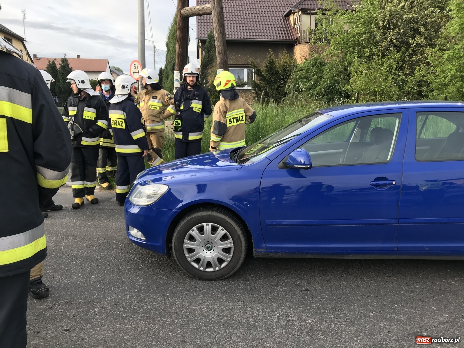 Zdjęcie w galerii na portalu naszraciborz.pl: Groźne zdarzenie drogowe w Krowiarkach [FOTO] wiadomości z regionu