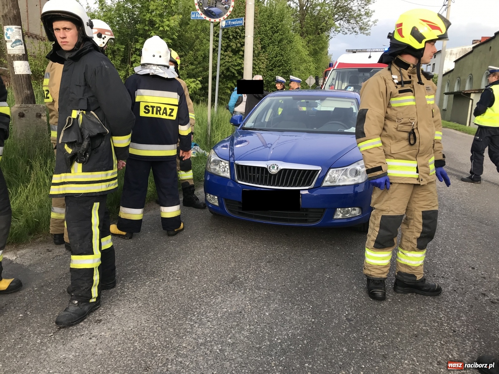Zdjęcie w galerii na portalu naszraciborz.pl: Groźne zdarzenie drogowe w Krowiarkach [FOTO] wiadomości z regionu