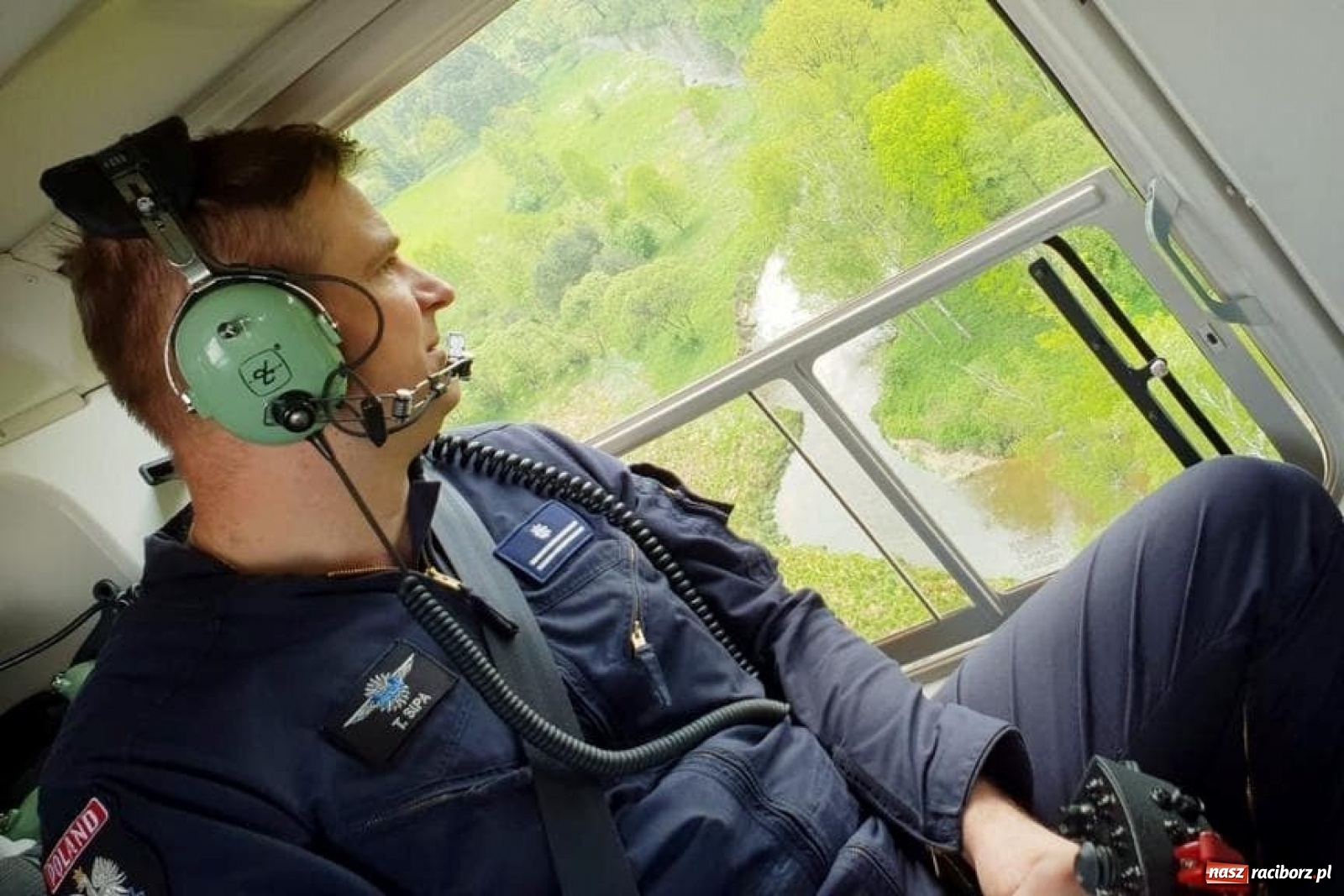 Zdjęcie w galerii na portalu naszraciborz.pl: Policyjny śmigłowiec nad powiatem raciborskim [FOTO i WIDEO] wiadomości z regionu