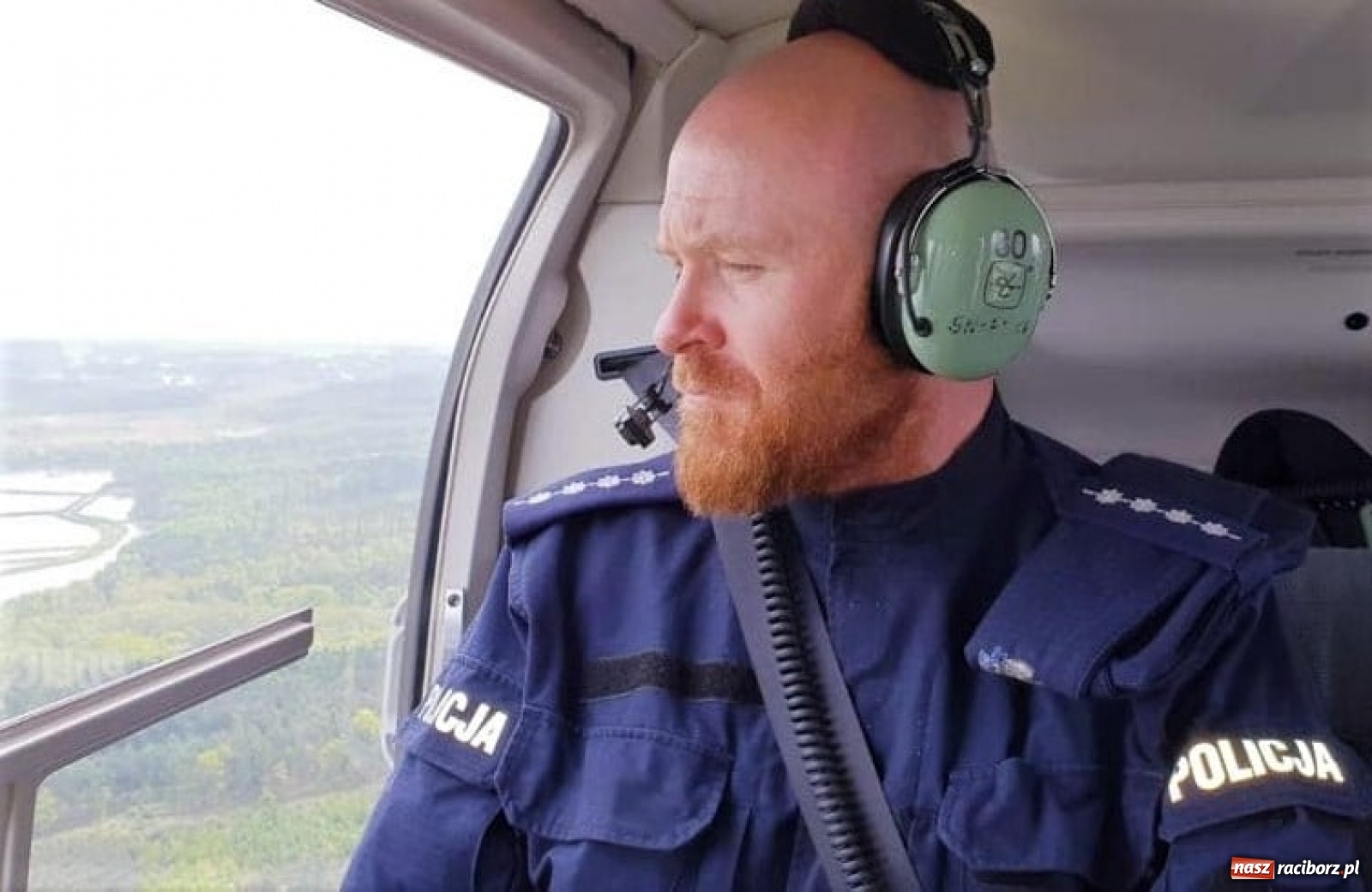 Zdjęcie w galerii na portalu naszraciborz.pl: Policyjny śmigłowiec nad powiatem raciborskim [FOTO i WIDEO] wiadomości z regionu