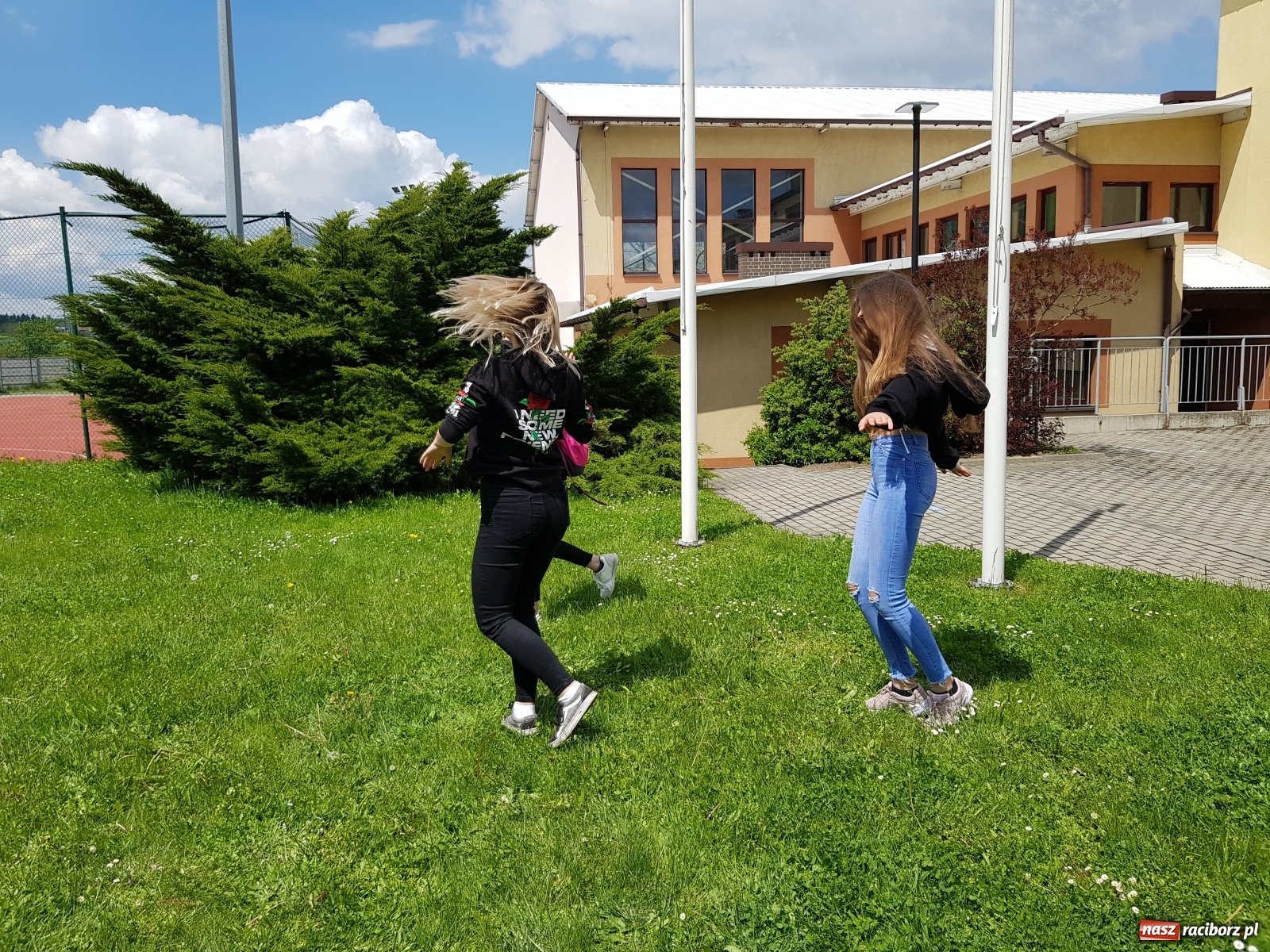 Zdjęcie w galerii na portalu naszraciborz.pl: Międzynarodowy Dzień Pszczół w tygodniu Laudato si wiadomości z regionu