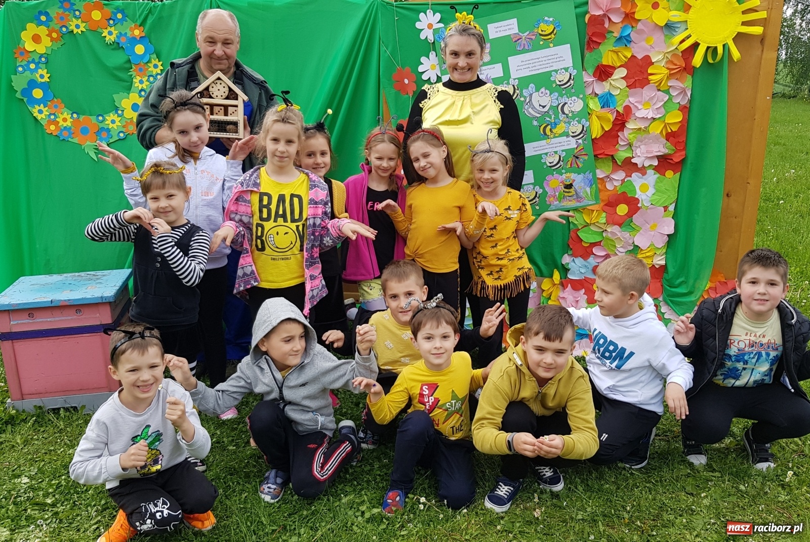 Zdjęcie w galerii na portalu naszraciborz.pl: Międzynarodowy Dzień Pszczół w tygodniu Laudato si wiadomości z regionu