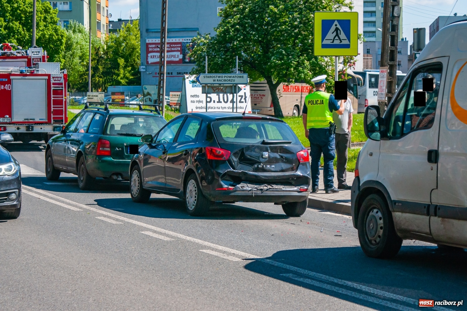 Zdjęcie w galerii na portalu naszraciborz.pl: Trzy pojazdy zderzyły się na Armii Krajowej [FOTO] wiadomości z regionu