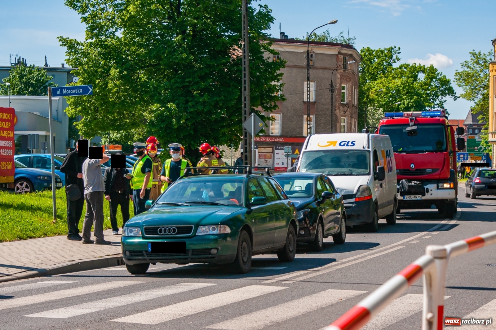 Zdjęcie w galerii na portalu naszraciborz.pl: Trzy pojazdy zderzyły się na Armii Krajowej [FOTO] wiadomości z regionu