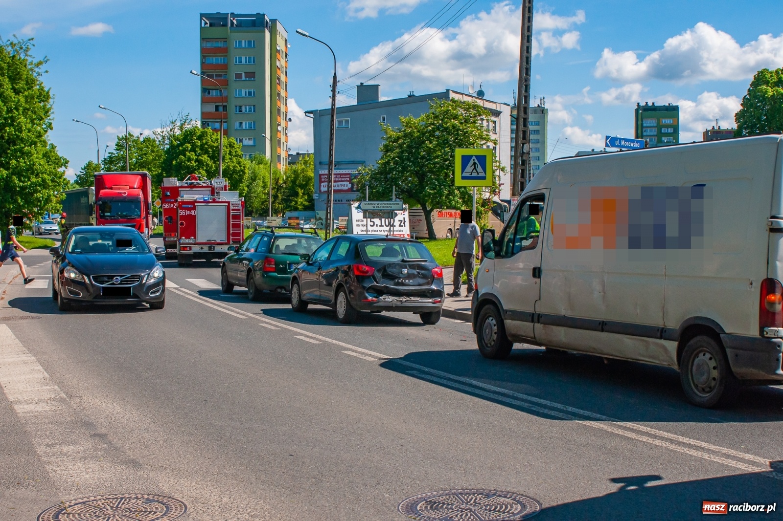 Zdjęcie w galerii na portalu naszraciborz.pl: Trzy pojazdy zderzyły się na Armii Krajowej [FOTO] wiadomości z regionu
