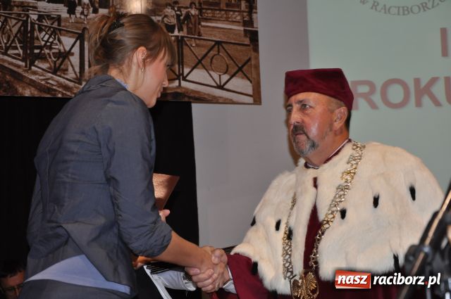 Zdjęcie w galerii na portalu naszraciborz.pl: Nowy rok akademicki rozpoczęty wiadomości z regionu