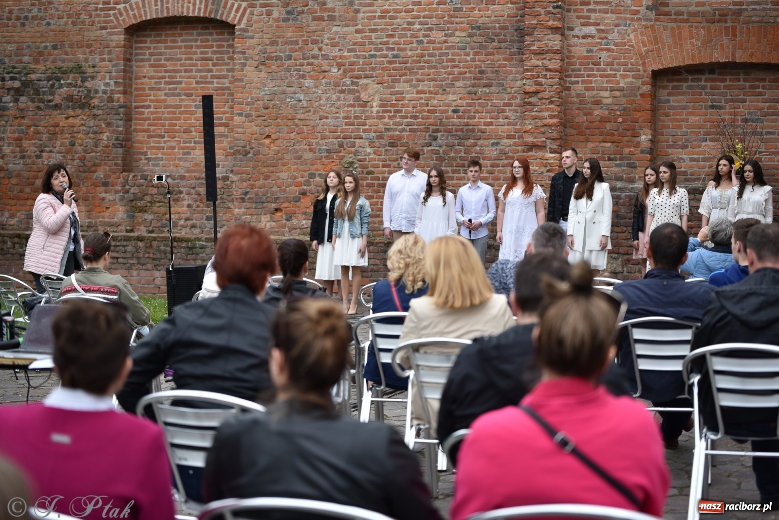Zdjęcie w galerii na portalu naszraciborz.pl: Miraż znów na żywo. Koncert papieski na zamku [FOTO i WIDEO] wiadomości z regionu