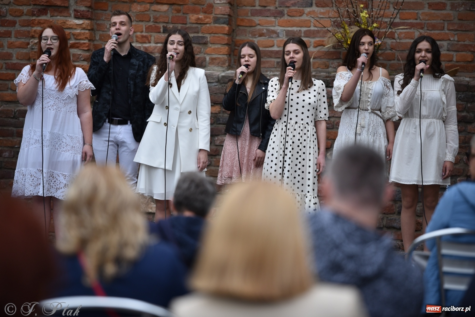 Zdjęcie w galerii na portalu naszraciborz.pl: Miraż znów na żywo. Koncert papieski na zamku [FOTO i WIDEO] wiadomości z regionu