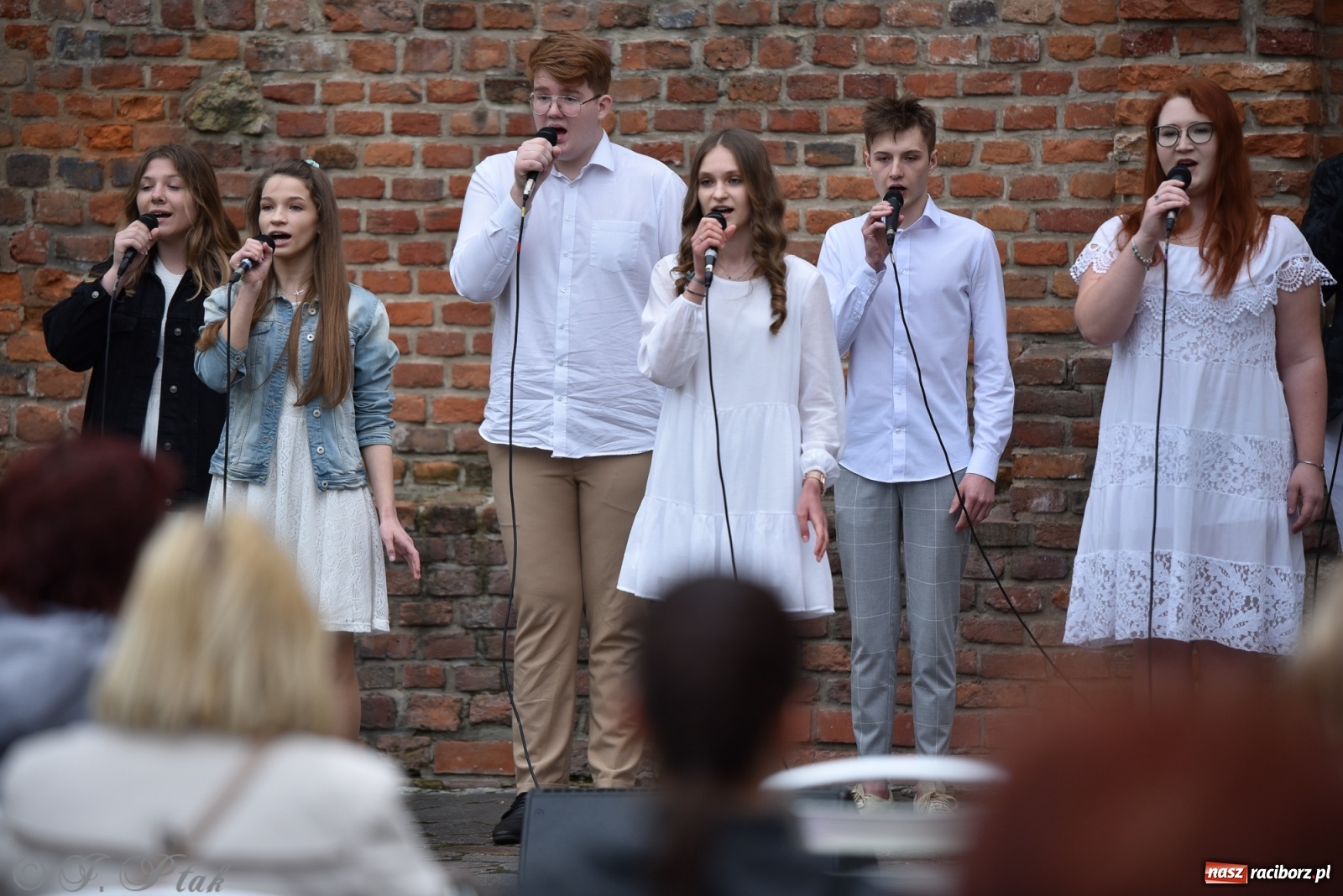Zdjęcie w galerii na portalu naszraciborz.pl: Miraż znów na żywo. Koncert papieski na zamku [FOTO i WIDEO] wiadomości z regionu