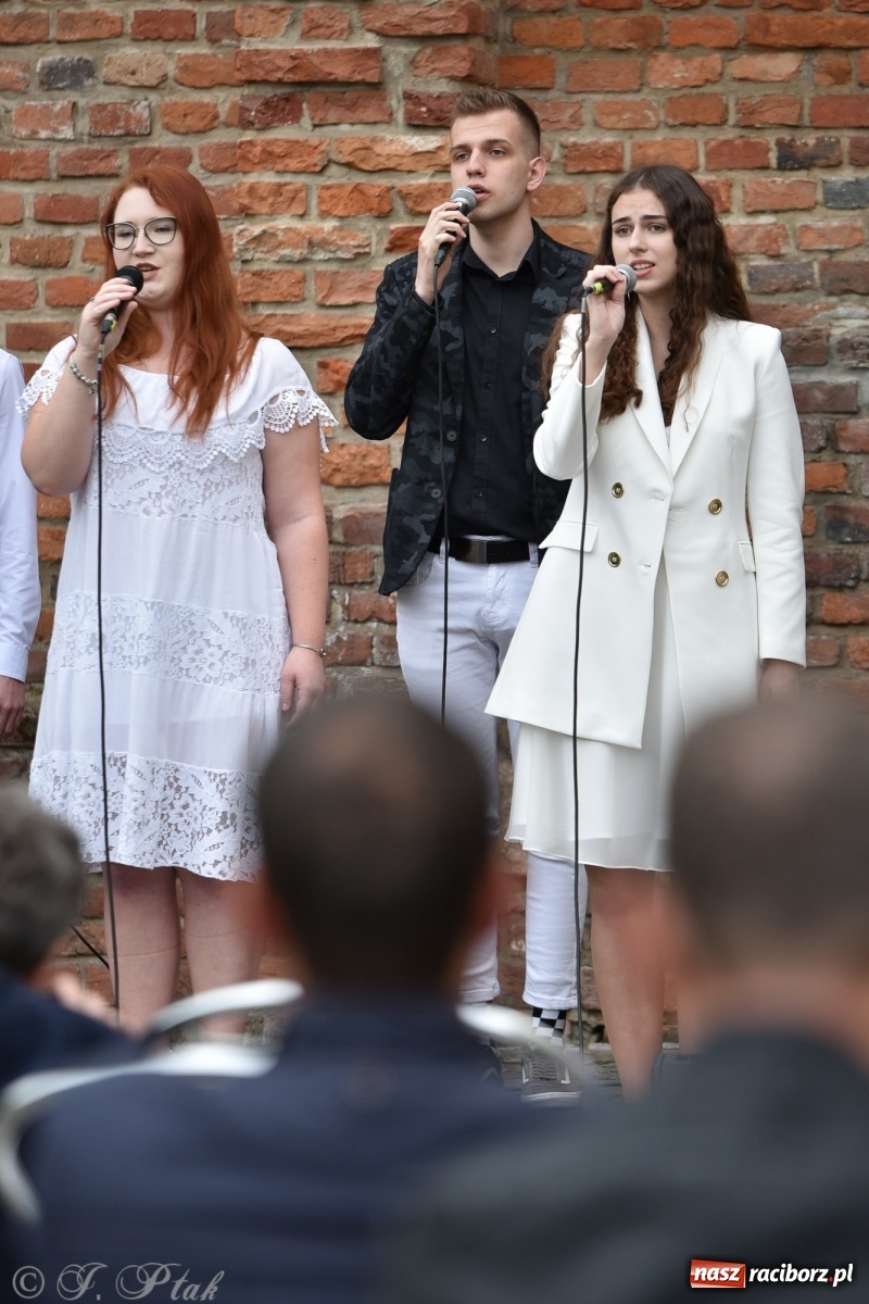 Zdjęcie w galerii na portalu naszraciborz.pl: Miraż znów na żywo. Koncert papieski na zamku [FOTO i WIDEO] wiadomości z regionu