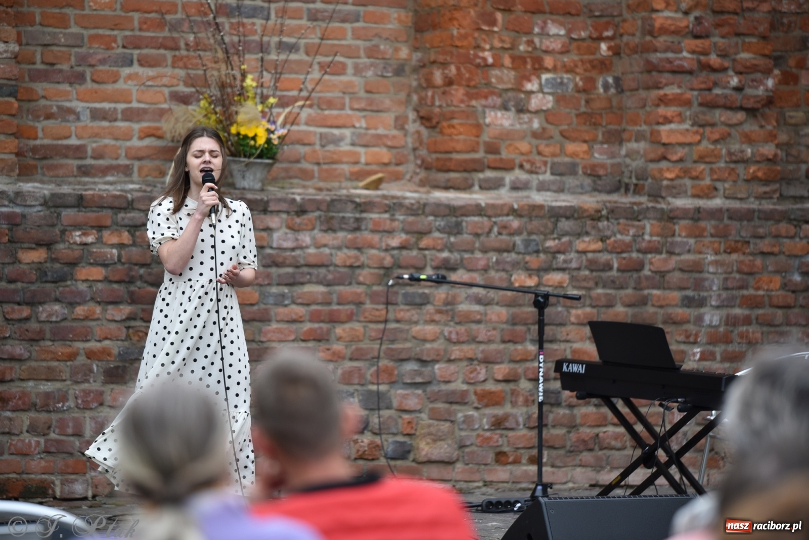 Zdjęcie w galerii na portalu naszraciborz.pl: Miraż znów na żywo. Koncert papieski na zamku [FOTO i WIDEO] wiadomości z regionu