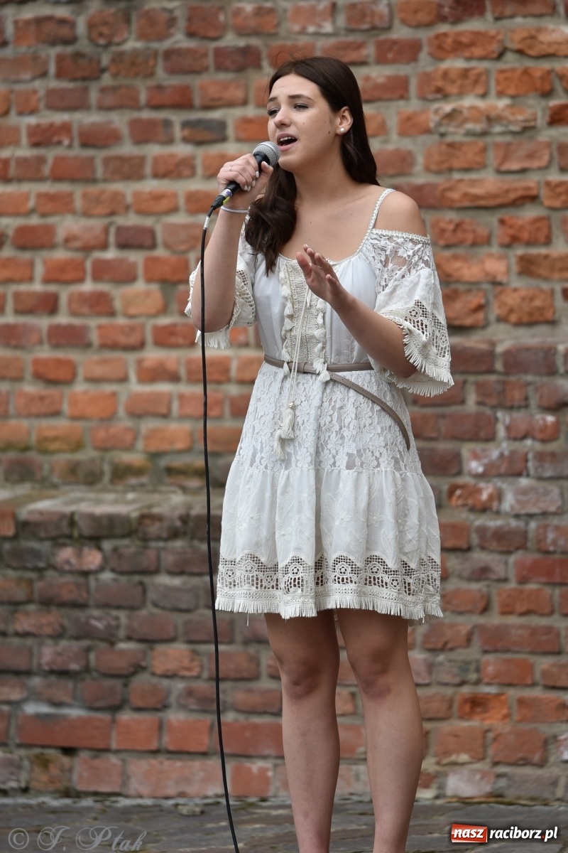 Zdjęcie w galerii na portalu naszraciborz.pl: Miraż znów na żywo. Koncert papieski na zamku [FOTO i WIDEO] wiadomości z regionu