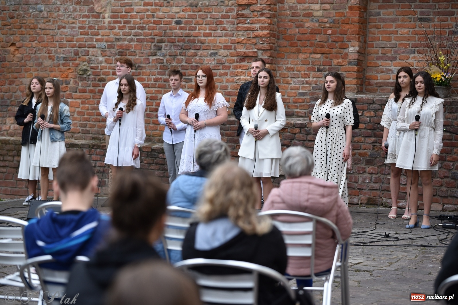 Zdjęcie w galerii na portalu naszraciborz.pl: Miraż znów na żywo. Koncert papieski na zamku [FOTO i WIDEO] wiadomości z regionu