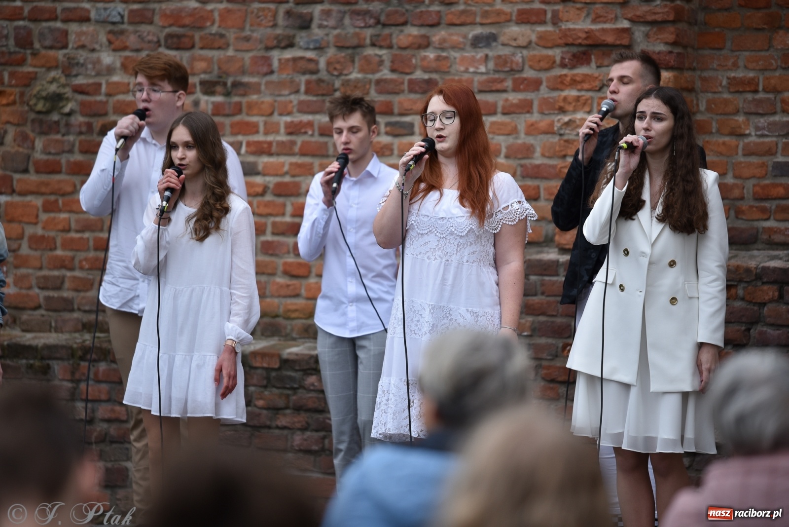 Zdjęcie w galerii na portalu naszraciborz.pl: Miraż znów na żywo. Koncert papieski na zamku [FOTO i WIDEO] wiadomości z regionu