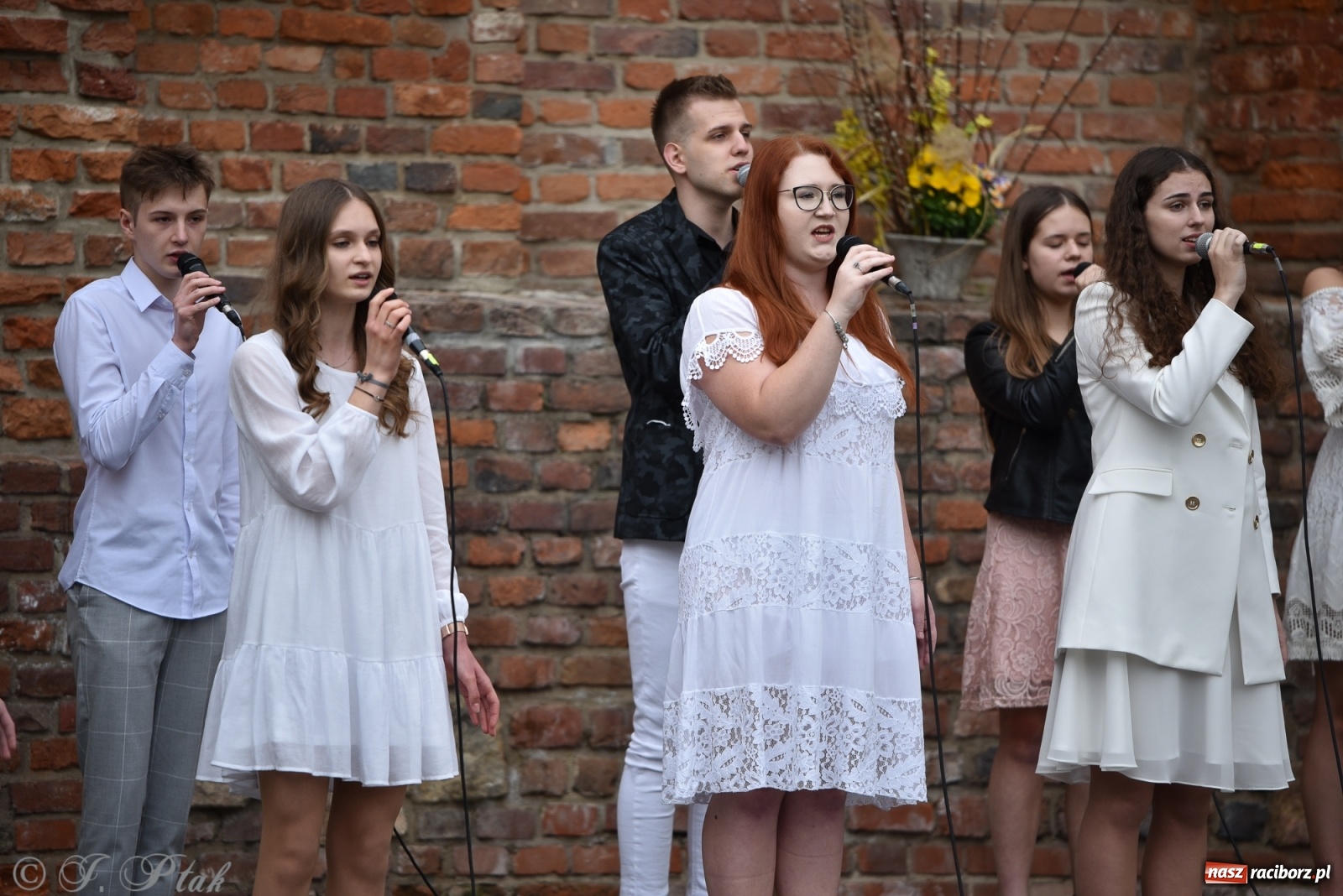 Zdjęcie w galerii na portalu naszraciborz.pl: Miraż znów na żywo. Koncert papieski na zamku [FOTO i WIDEO] wiadomości z regionu