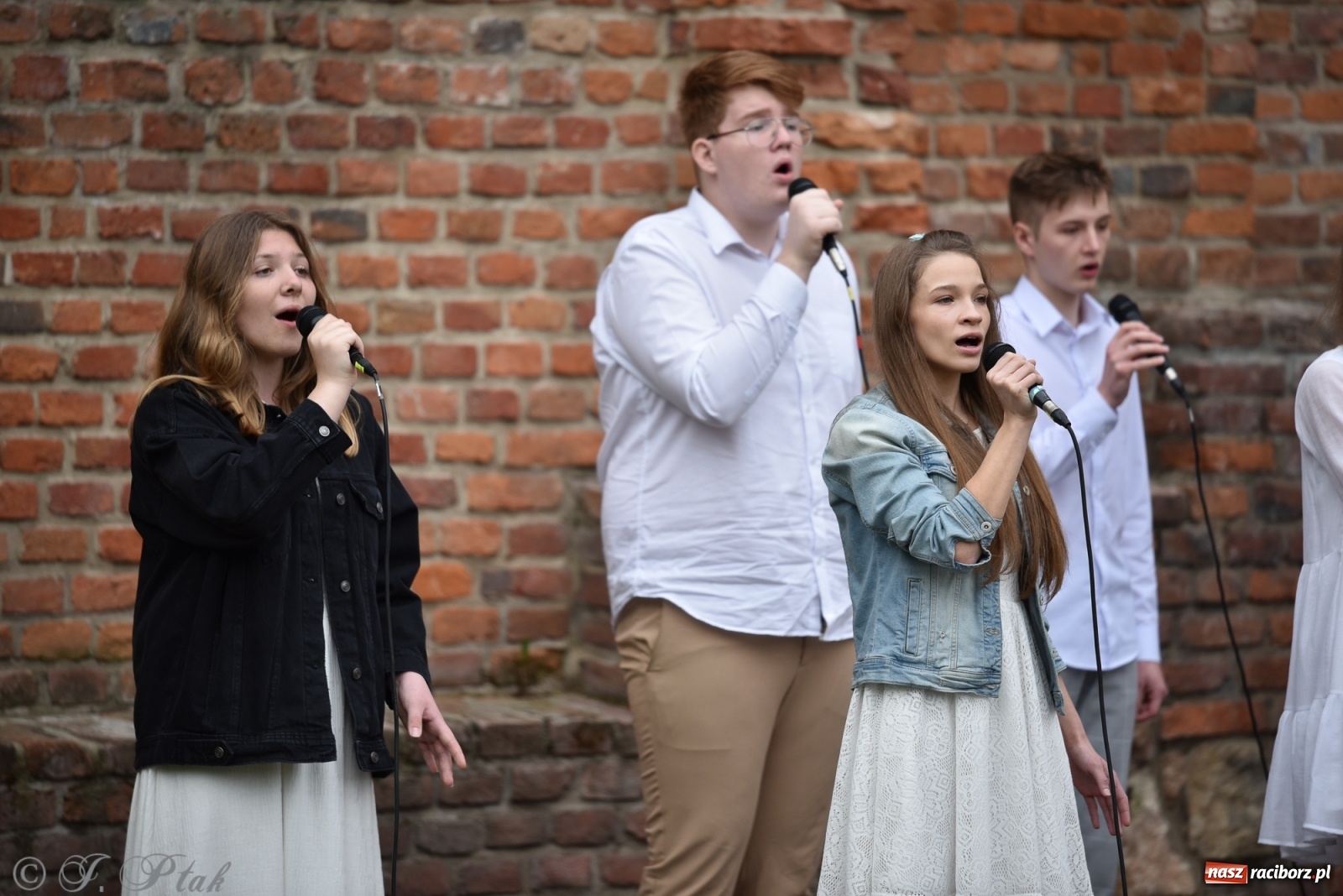 Zdjęcie w galerii na portalu naszraciborz.pl: Miraż znów na żywo. Koncert papieski na zamku [FOTO i WIDEO] wiadomości z regionu