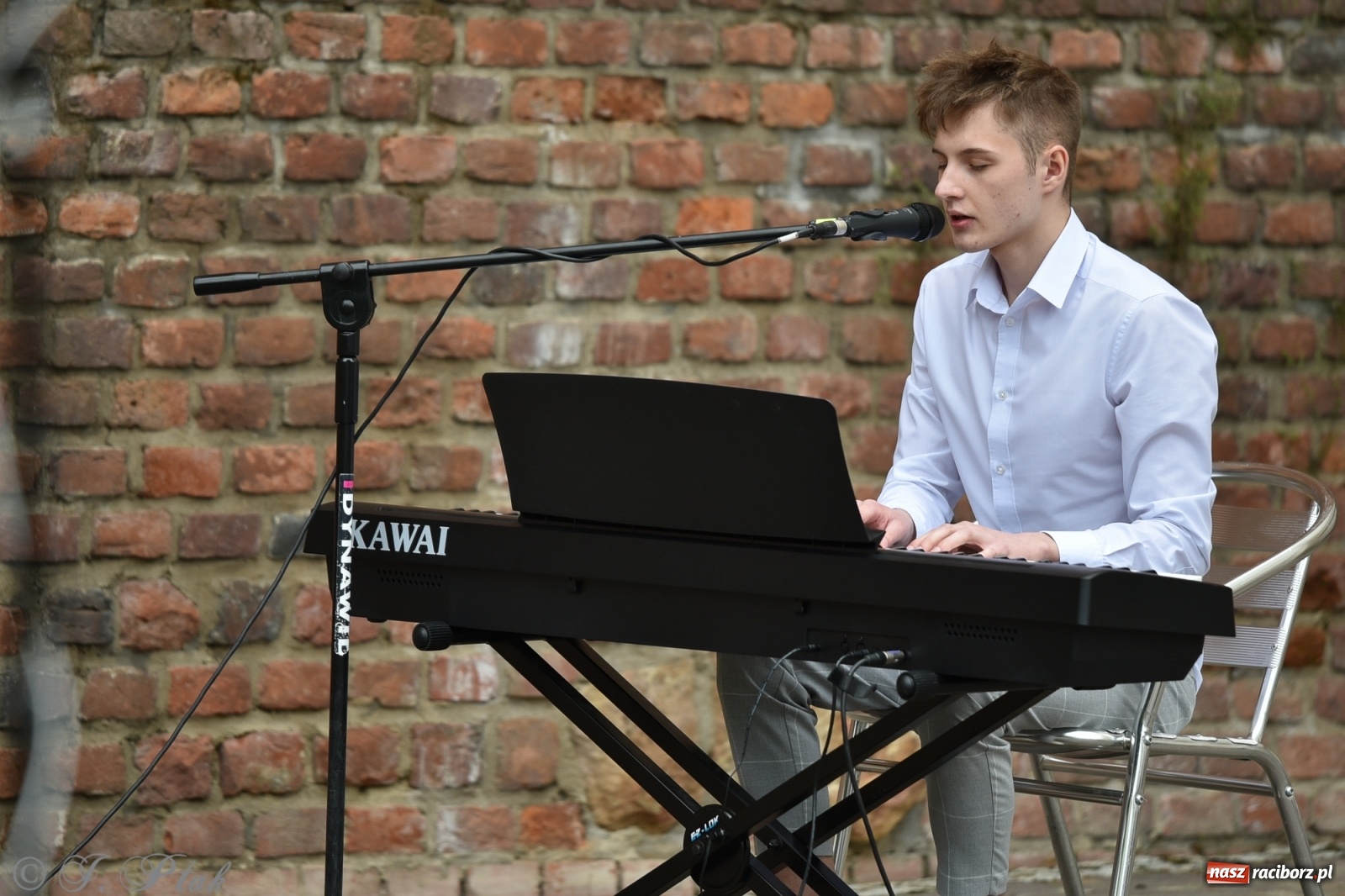 Zdjęcie w galerii na portalu naszraciborz.pl: Miraż znów na żywo. Koncert papieski na zamku [FOTO i WIDEO] wiadomości z regionu