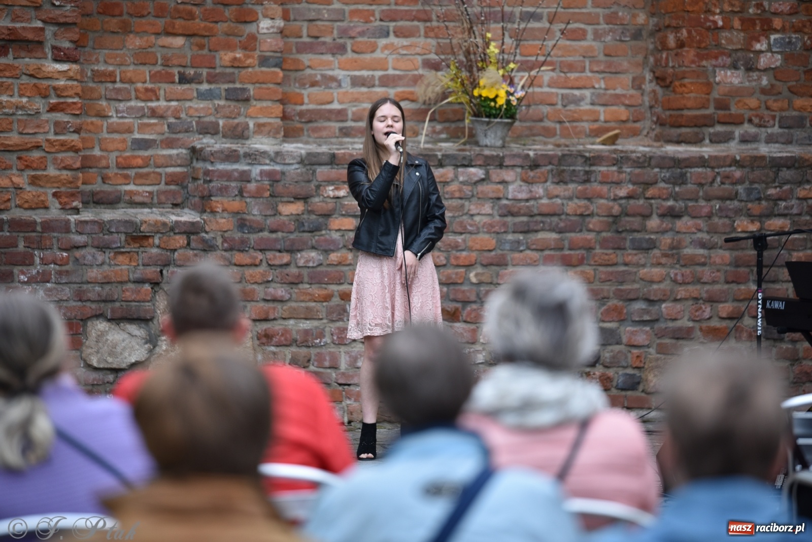 Zdjęcie w galerii na portalu naszraciborz.pl: Miraż znów na żywo. Koncert papieski na zamku [FOTO i WIDEO] wiadomości z regionu