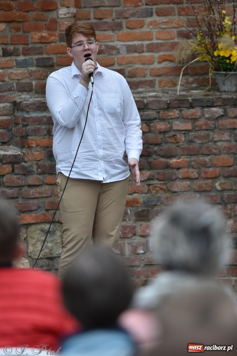 Zdjęcie w galerii na portalu naszraciborz.pl: Miraż znów na żywo. Koncert papieski na zamku [FOTO i WIDEO] wiadomości z regionu