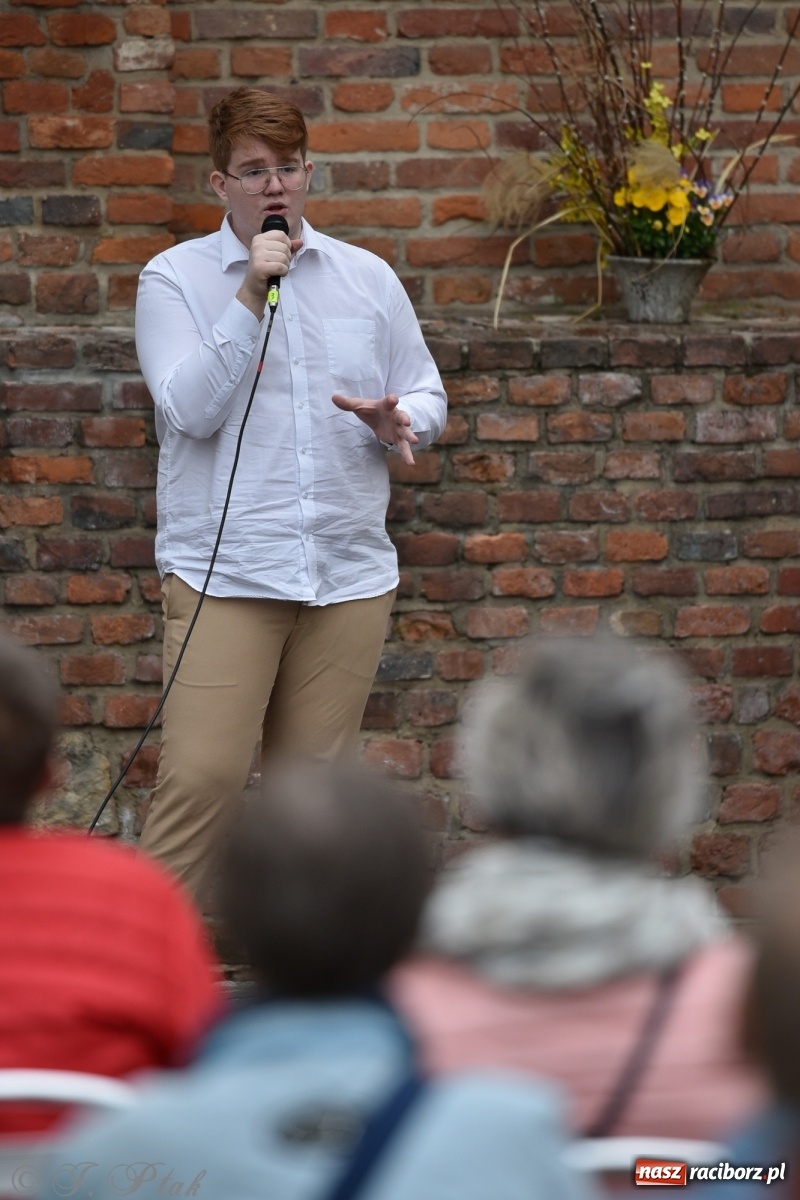 Zdjęcie w galerii na portalu naszraciborz.pl: Miraż znów na żywo. Koncert papieski na zamku [FOTO i WIDEO] wiadomości z regionu