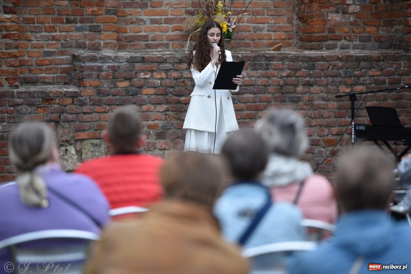Zdjęcie w galerii na portalu naszraciborz.pl: Miraż znów na żywo. Koncert papieski na zamku [FOTO i WIDEO] wiadomości z regionu