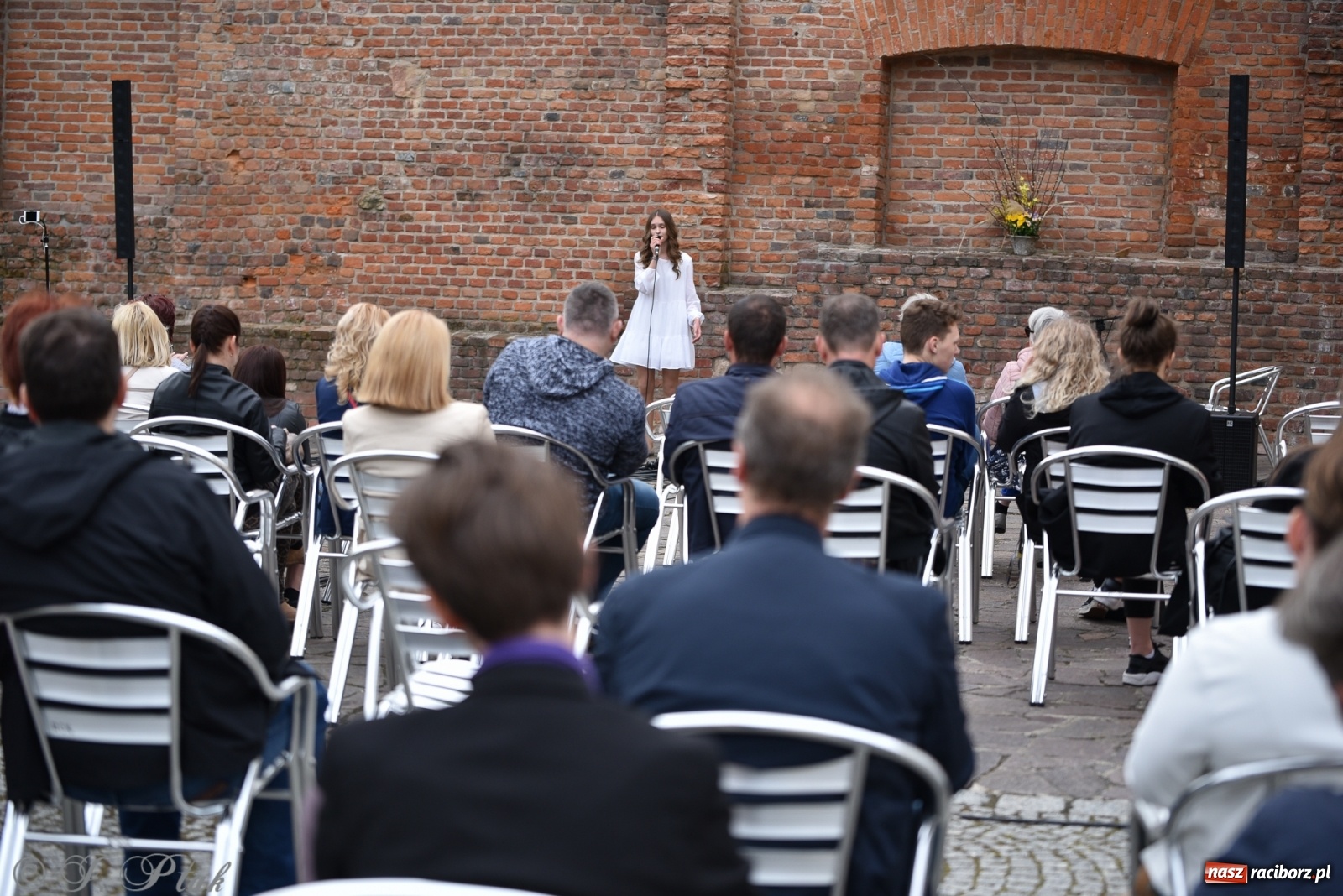 Zdjęcie w galerii na portalu naszraciborz.pl: Miraż znów na żywo. Koncert papieski na zamku [FOTO i WIDEO] wiadomości z regionu