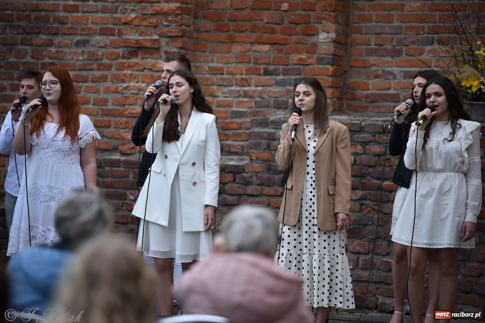 Zdjęcie w galerii na portalu naszraciborz.pl: Miraż znów na żywo. Koncert papieski na zamku [FOTO i WIDEO] wiadomości z regionu